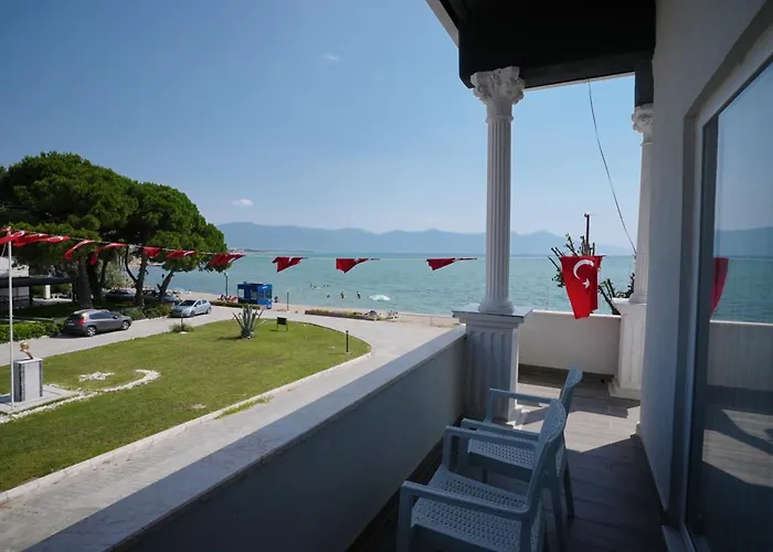 Sevilla * Κουσάντασι